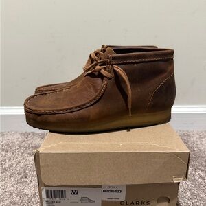 Clarks Men's Tan Leather Chukka Boots